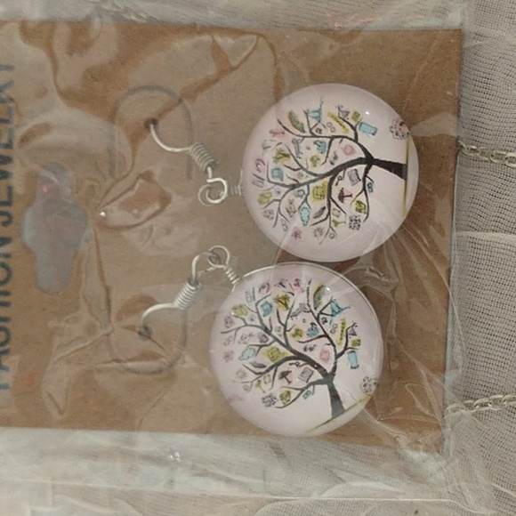 FREE Bundle Icing Silver and Pink Heart Necklace - Picture 4 of 8